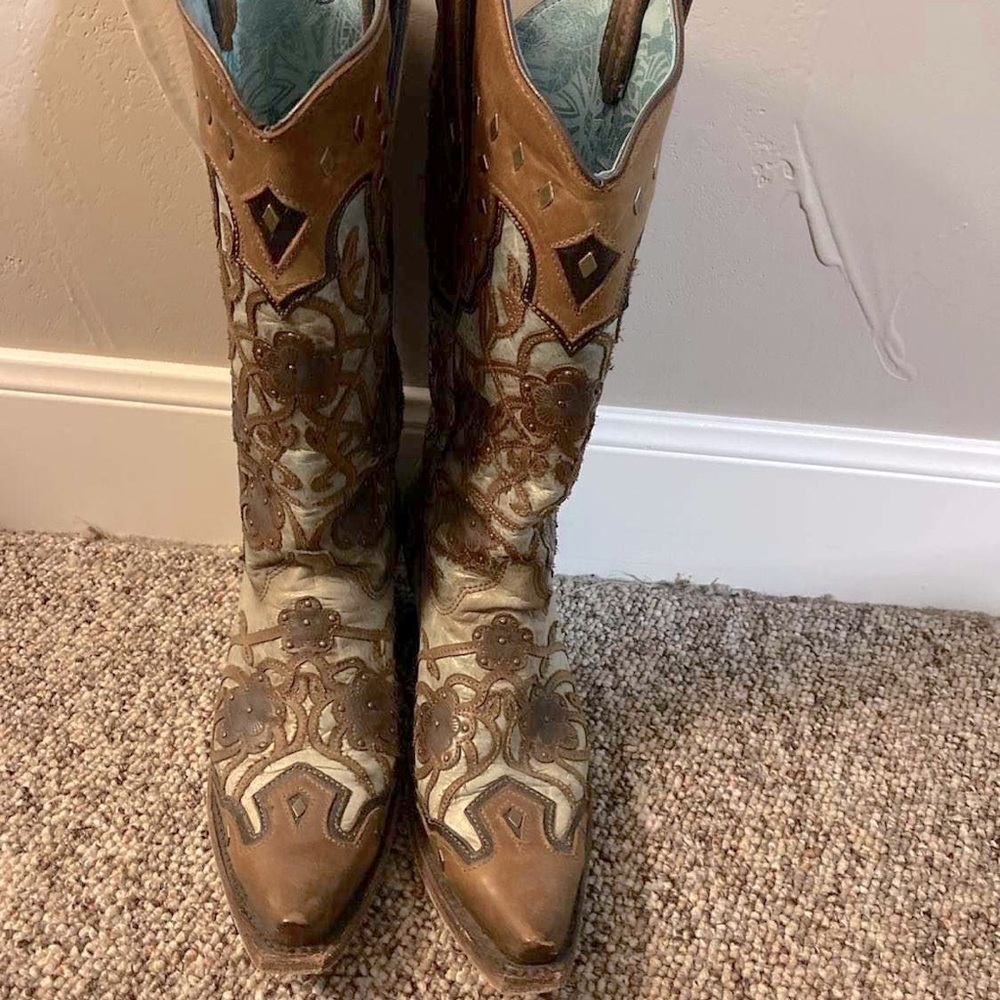 Coral boots